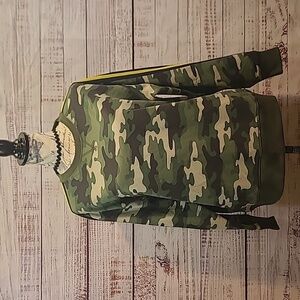 Eddie Bauer cute camo inside butter soft sweatshirt